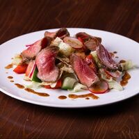 Салат с ростбифом в Три толстяка