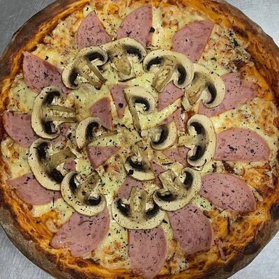 Пицца ветчина-грибы в Столовая На Кольце по цене 850 ₽