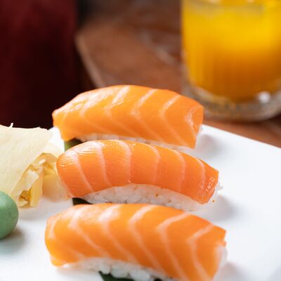 Суши с лососем в Just Residence по цене 760 ₽