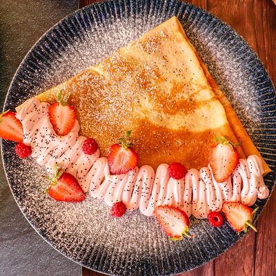 Ягодные блинчики в СушиBox по цене 35000 ₽