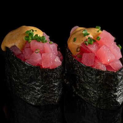 Гункан с тунцом в Lucky fish по цене 110 ₽
