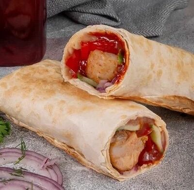 Шпажка свиная в лаваше в КОМБИНАТ шаурма и стритфуд по цене 368 ₽