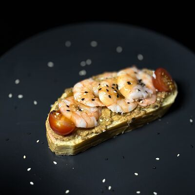 Брускетта с пикантной креветкойв Бобер Выдыхай по цене 580 ₽