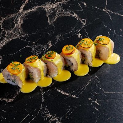 Красный попугай, каламондин и кумкват в Gills по цене 1220 ₽