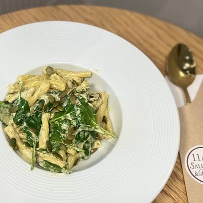 Казаречче со шпинатом и орехами, тыквенными семечками в 11/47 Bakery по цене 735 ₽