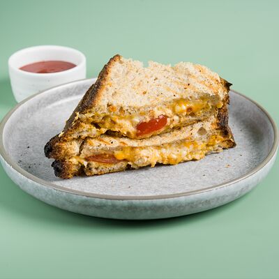 Гриль-чиз Цыпленок-тоннато-черри в HAND COFFEE по цене 680 ₽