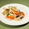 Салат из баклажанов с куриным филе гриль в Парена репа по цене 330