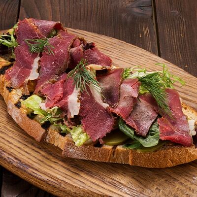 Брускетта с пастрами в Колбасофф по цене 390