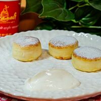 Сырники со сгущенкой в Та самая на Хмельницкого