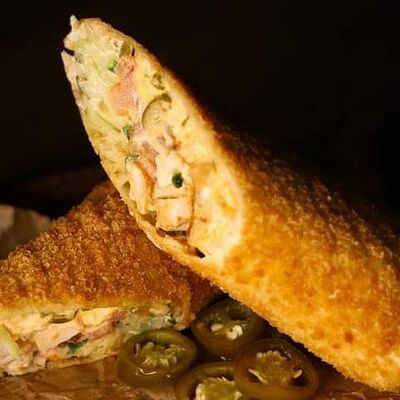 Шаверма острая в кляре в Место bistroШаверма в кляре по цене 519 ₽