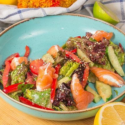 Салат с лососем в Луиджи & Тосё по цене 539