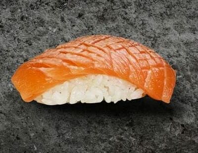 Опалённый лосось в Papaya по цене 264 ₽