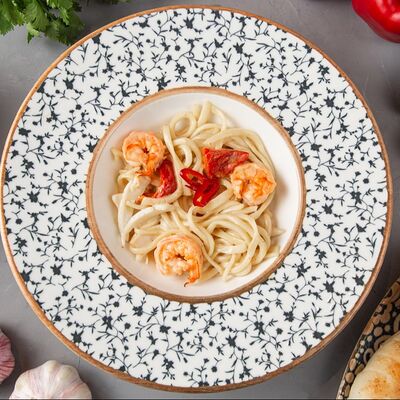 Лагман с морепродуктами в пряном кокосовом соусе в Куркума по цене 930 ₽