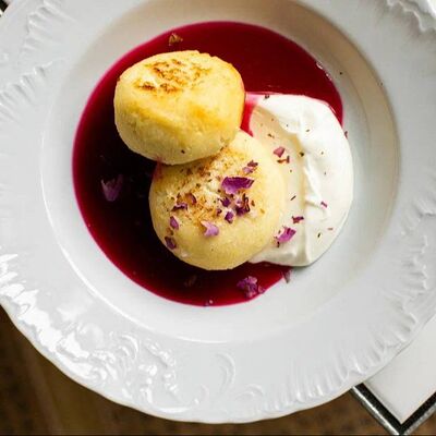 Сырники с лабне и опунциейв Dizengof/99 по цене 650 ₽