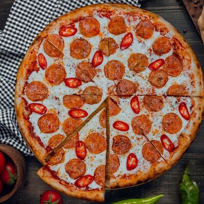 Пицца Пепперони в Багс Банни от кафеМафия по цене 595