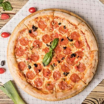 Пицца Пеперонив Сен Тропе по цене 680 ₽