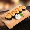 Вкусные суши с лососем под спайси-соусомв Суши Рай по цене 900