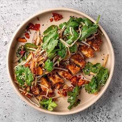 Салат из куриной грудки терияки в Паназиатская кухня Джеки Чо по цене 590 ₽