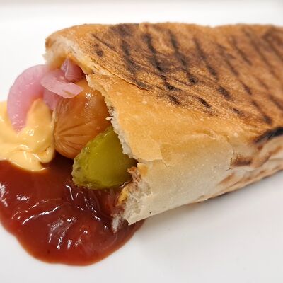 Хот-дог Маринованный (полузакрытый) или в лаваше в Румяный-Взлётный по цене 275 ₽