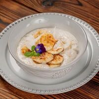 Каша овсяная с бананом и кокосовыми чипсами в Arnamal