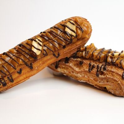 Эклер Карамельный в Здрасте по цене 450 ₽