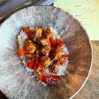 Курица в соусе хойсин с рисом в More More