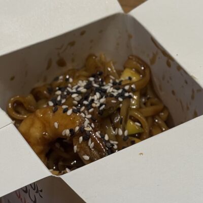 Удон с креветками в Ками cafe club по цене 770 ₽