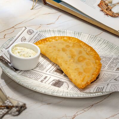 Чебурек с палтусом, форелью и кальмаромв Семь футов по цене 550 ₽