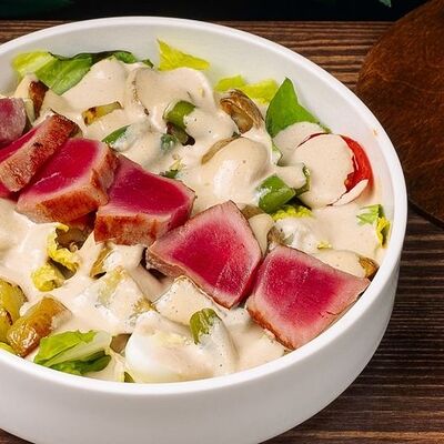 Салат с тунцом и ореховым соусом в Хочу и буду по цене 505 ₽