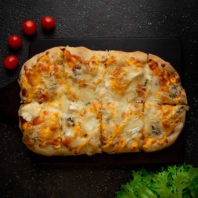 Римская пицца Четыре сыра в Кухня по соседству по цене 817 ₽