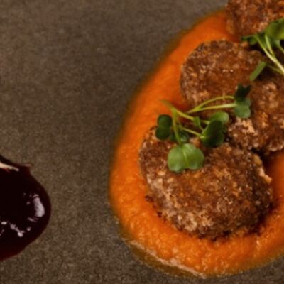 Веган котлетки с тыквенным пюрев Время Ч по цене 390 ₽