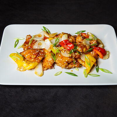 Курица в сладком соусом чили в Евразия по цене 735 ₽