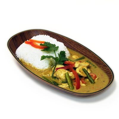 Желтое карри с курицей и рисом в Тайские рисоварни Soi7 по цене 580 ₽