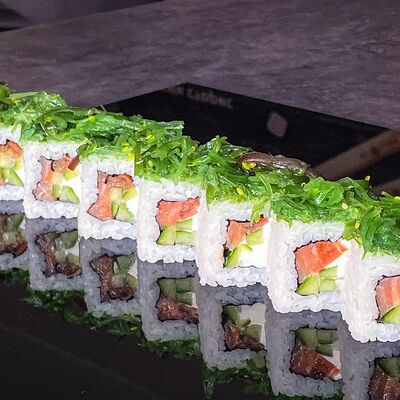 Ролл Бусидо в Sushi adler по цене 749 ₽