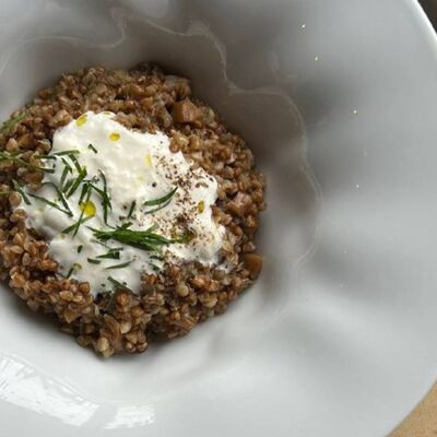Гречка с белыми грибами и страчателлой в Salva dor bistro по цене 570 ₽