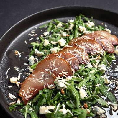 Салат с пьяной грушей в Мунк по цене 850 ₽