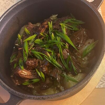 Жаркое с телячьими щёчкамив СтругановЪ по цене 1020 ₽