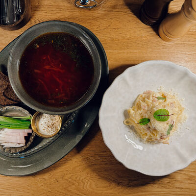 Царь-борщ и спагетти Карбонара в Фабрика по цене 1050 ₽