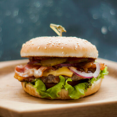 Чизбургер в Чилли ванилли по цене 520 ₽