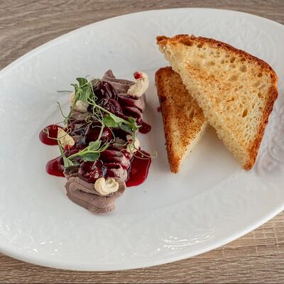 Паштет из куриной печени с вишней и бриошью в Эрато по цене 750 ₽