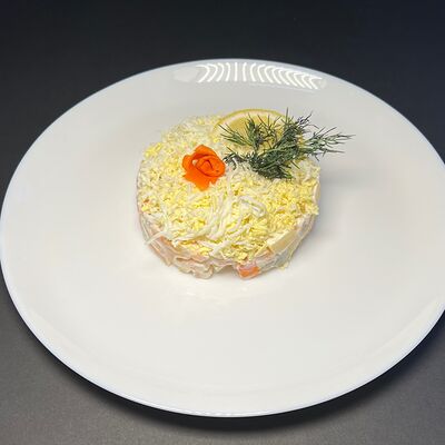 Салат Жемчужинав Кулинария на Тухачевском по цене 650 ₽