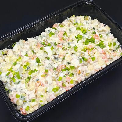 Оливье с колбасой (1 кг) в Кухня без границ по цене 1100 ₽