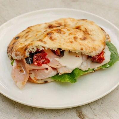 Сэндвич с запеченной курицейв Сэт по цене 610 ₽