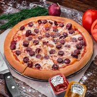 Пицца Колбаски и сыр в Inari