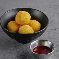 Сырные шарики в хрустящей панировке в В угли