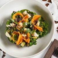 Салат с тыквой и маринованным сыром тофу в Эндемик