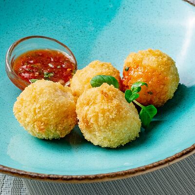 Рисовые Аранчинис соусом Пиль-пиль в Сен Тропе по цене 390 ₽