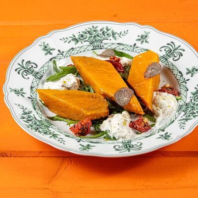 Батат со страчателлой и трюфелем в Сорренто by Novikov по цене 790 ₽