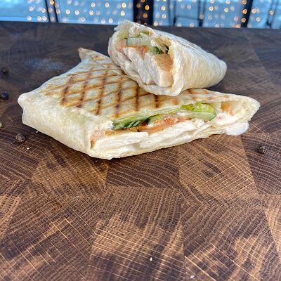 Цезарь ролл в Кофеинка по цене 250 ₽