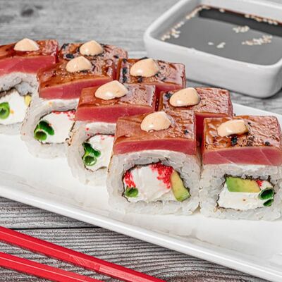 Токио Принц с тунцом в Yunga Tim Fish & Grill по цене 1550 ₽
